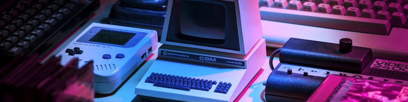 移动电竞王者荣耀比赛现场 - 观众手持荧光棒为队伍加油