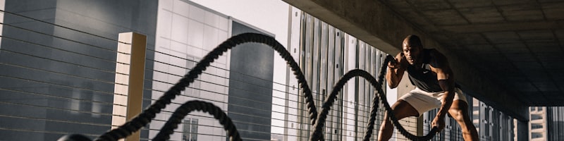 国内中超联赛赛场盛况 - 球迷看台座无虚席，气氛热烈